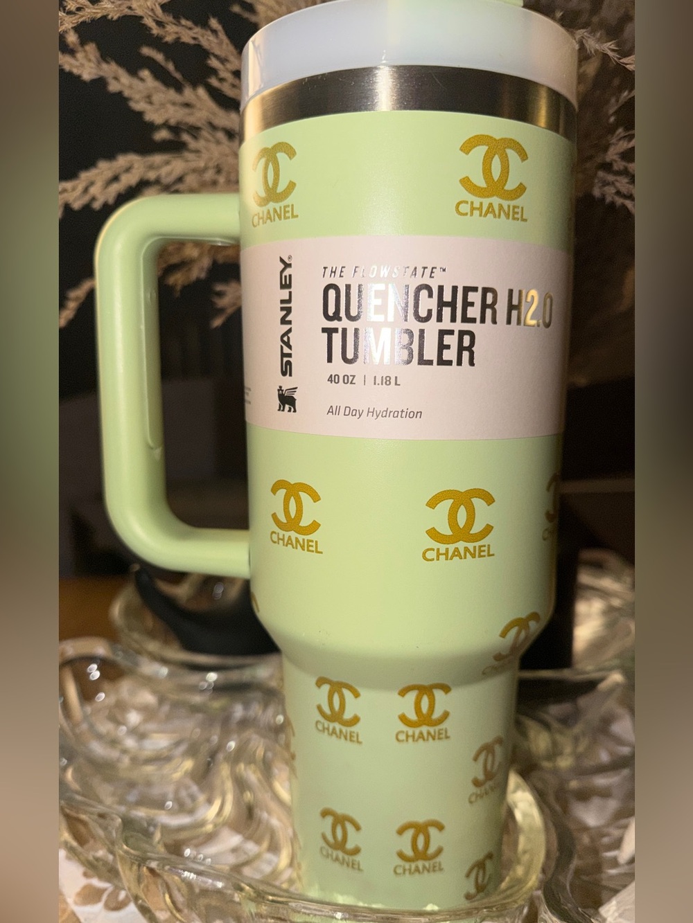 Stanley Quencher H2.0 Tumbler - Light Green with Gold Logos